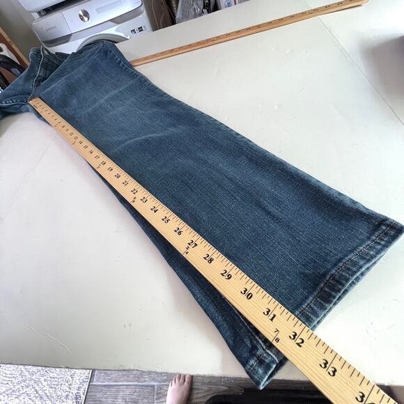 Levi’s 505 Women's Straight Leg Slim Fit Denim Jeans Size 33x32 Medium Blue Wash - Picture 9 of 10